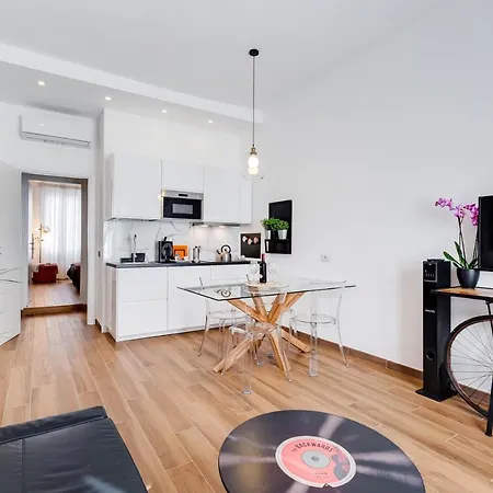 Апартаменты Lovely Two-room In The Center Of *