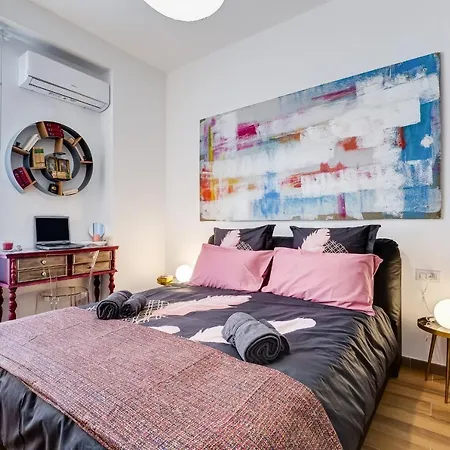 Lovely Two-room In The Center Of