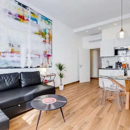 Lovely Two-room In The Center Of Apartment *