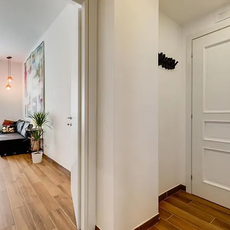 Lovely Two-room In The Center Of Apartment *