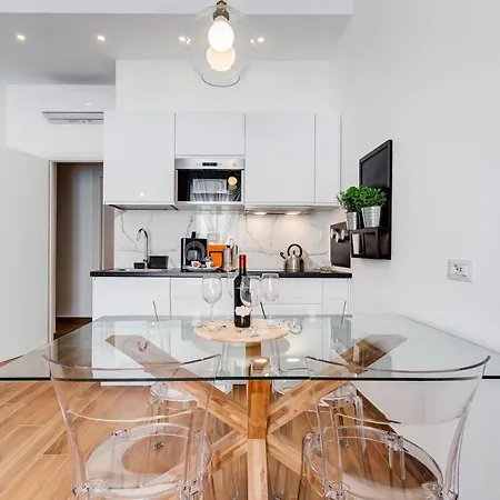 Apartment Lovely Two-room In The Center Of